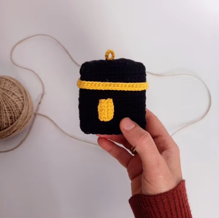 Car hanging crochet Kaabah